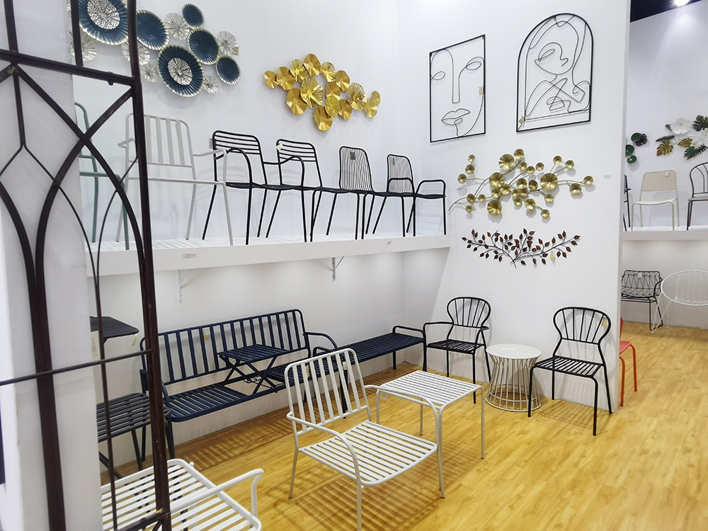 Modern Outdoor Furniture