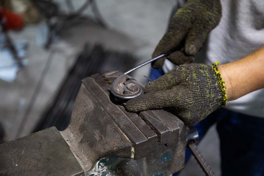 4.6 Production Process-6-Hand Curving