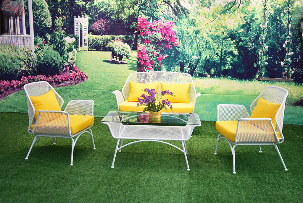 Outdoor Lounge Setting