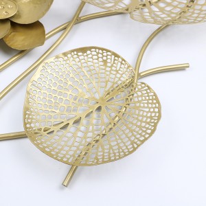 Metal Wall Art Decoration Luxury Golden with Cut-out Discs